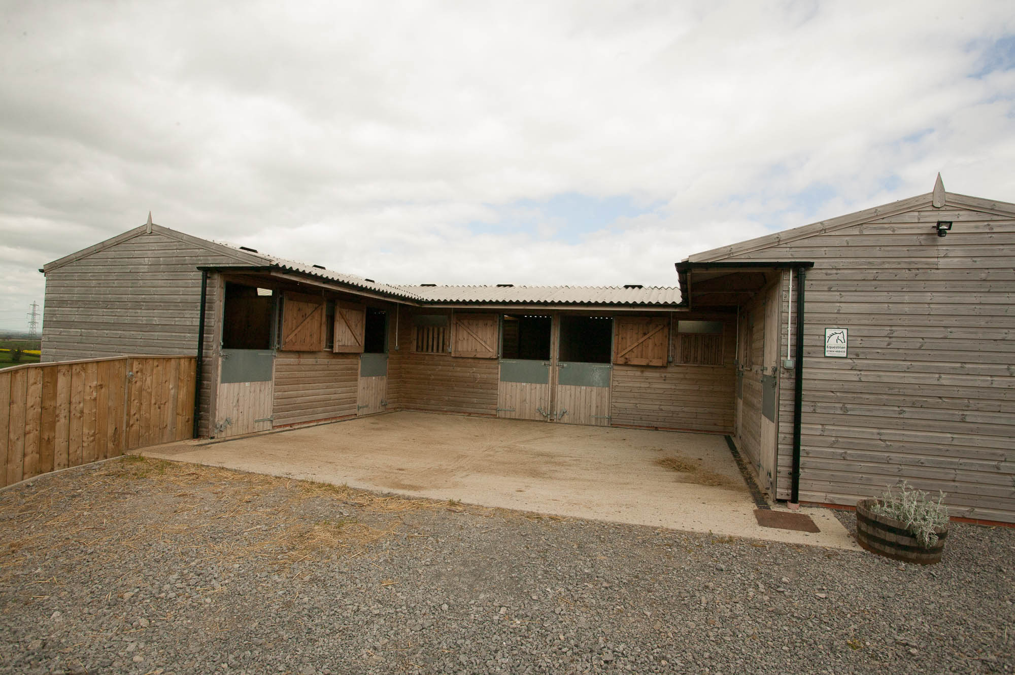 Modern, fully equipped stables and tack room